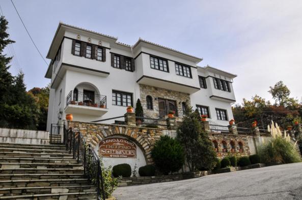 Hotel Petrino Makrinítsa Esterno foto